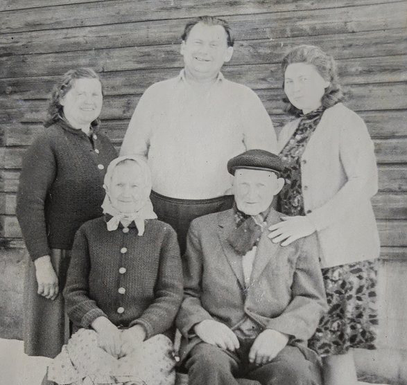 Mälestus isast – Juuli ja Teodor lastega - Selma, Evald-Rein ja Helmi